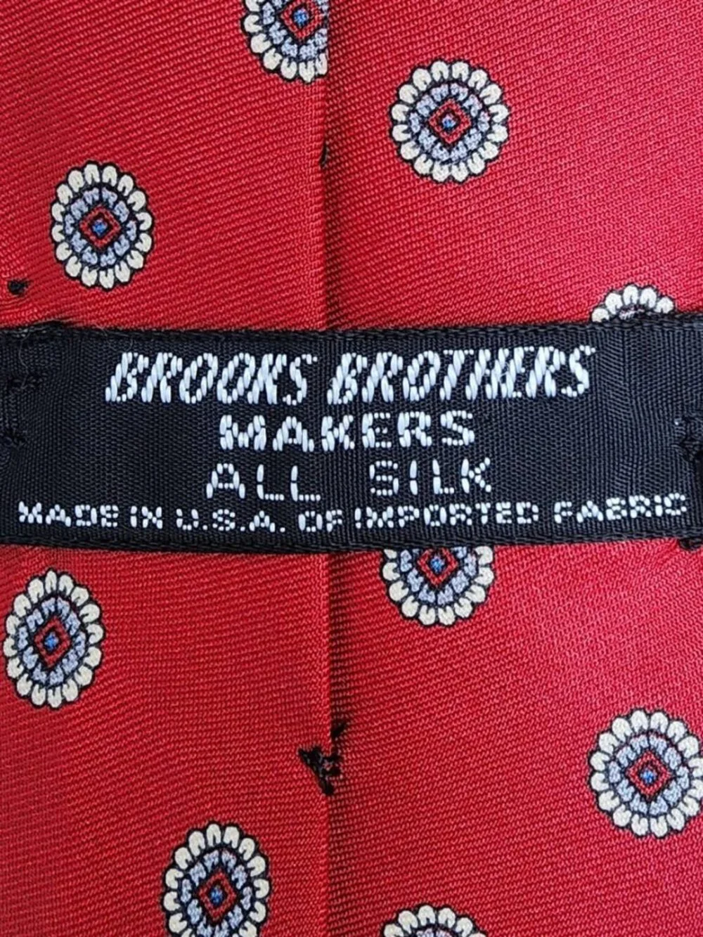 Brooks Brothers Mens Red Silk Geometric Medallion Tie Made In USA Luxury Necktie